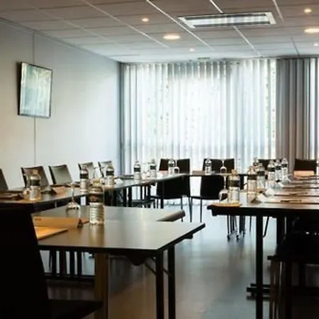 Grand De La Seine 4*