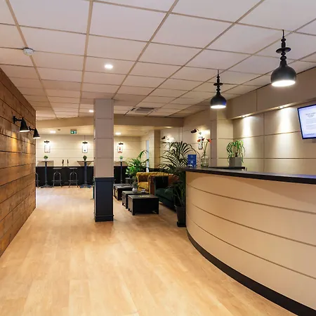 Hotel Kyriad Centre 4*