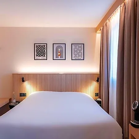 Grand De La Seine 4*