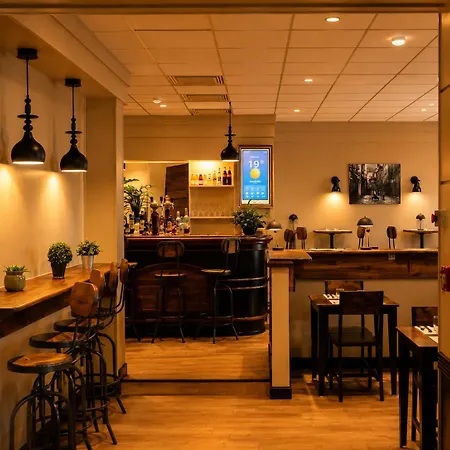 Kyriad Centre Hotel 4*