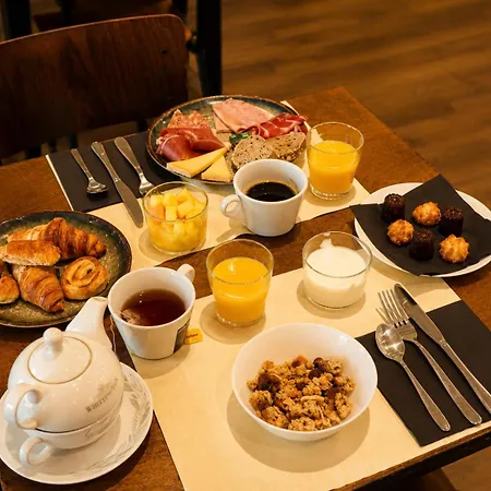 Hotel Kyriad Centre 4*