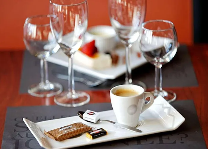 Отель Grand De La Seine