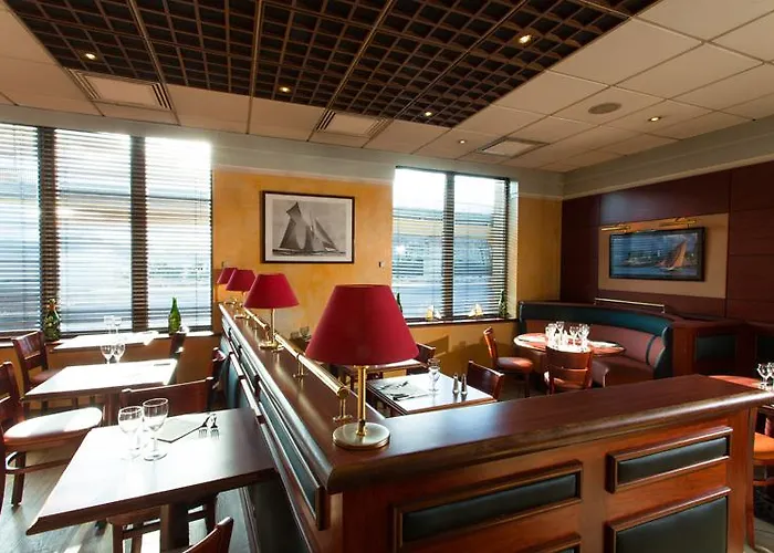 Отель Grand De La Seine 4*