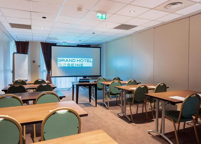 Grand De La Seine 4*