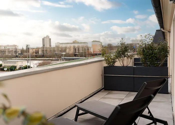 Отель Grand De La Seine