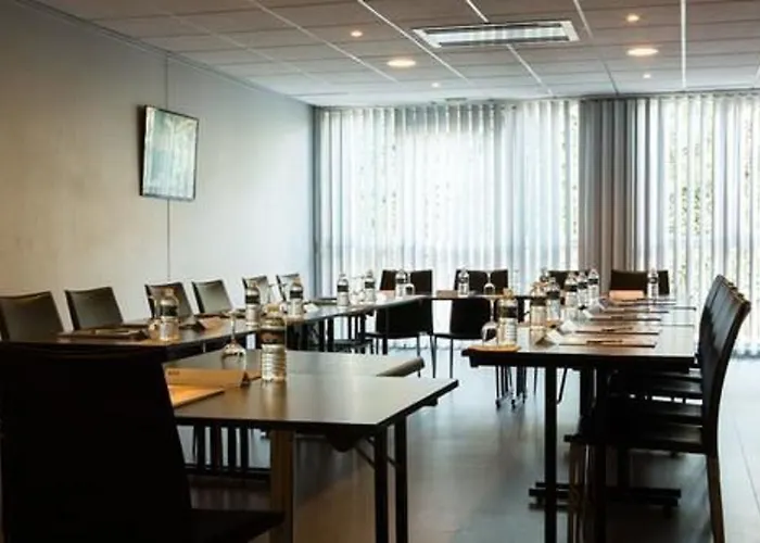 Grand De La Seine 4*