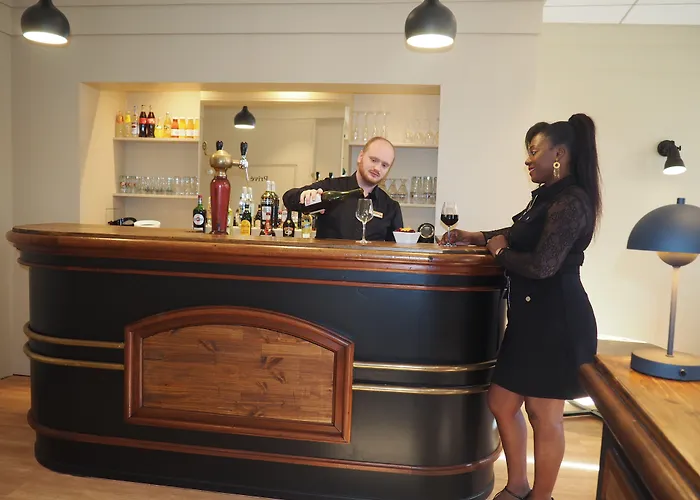 Grand De La Seine Hotel